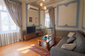 Stylish City Getaway-explore The Urban Delights
